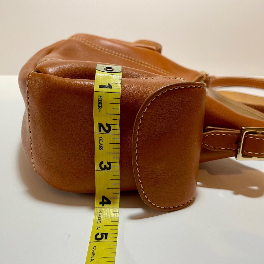 Dooney & Bourke Tan Leather Hobo Crossbody Bag Duck Logo Adjustable Strap NWOT - Picture 7 of 14
